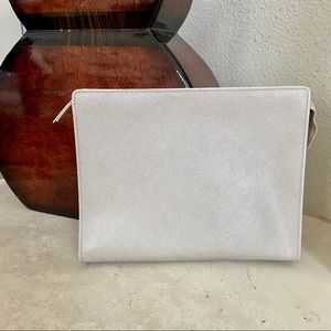 SOLD🎉HP🎉 Neiman Marcus Large Leather Clutch Beige